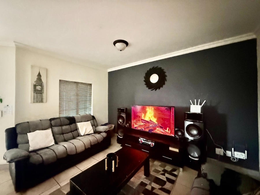 3 Bedroom Property for Sale in Meerhof North West